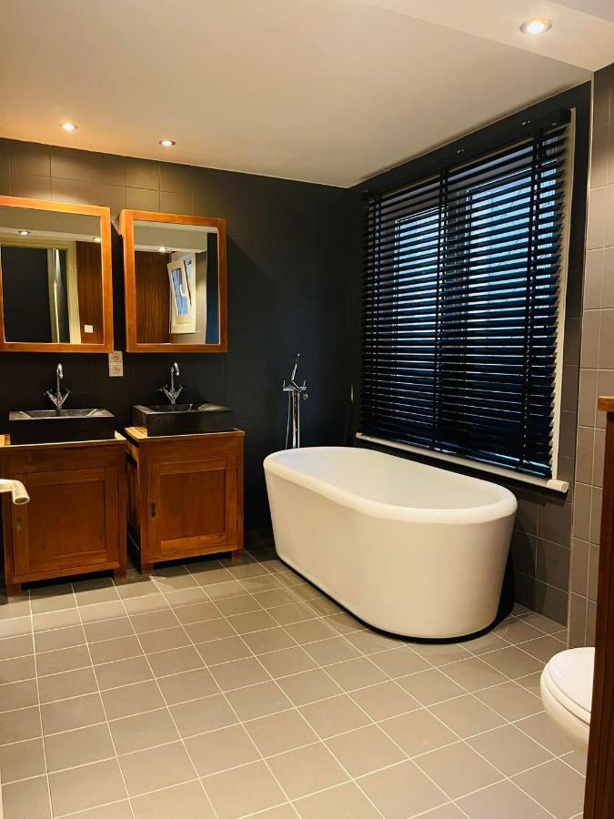 O-Sea House: Herenwoning In Belle Epoque Wijk Te Oostende ภายนอก รูปภาพ